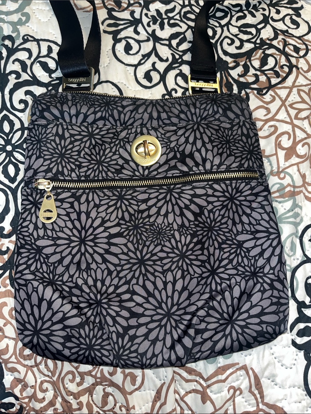 Baggallini Floral Black & Gray Nylon Crossbody